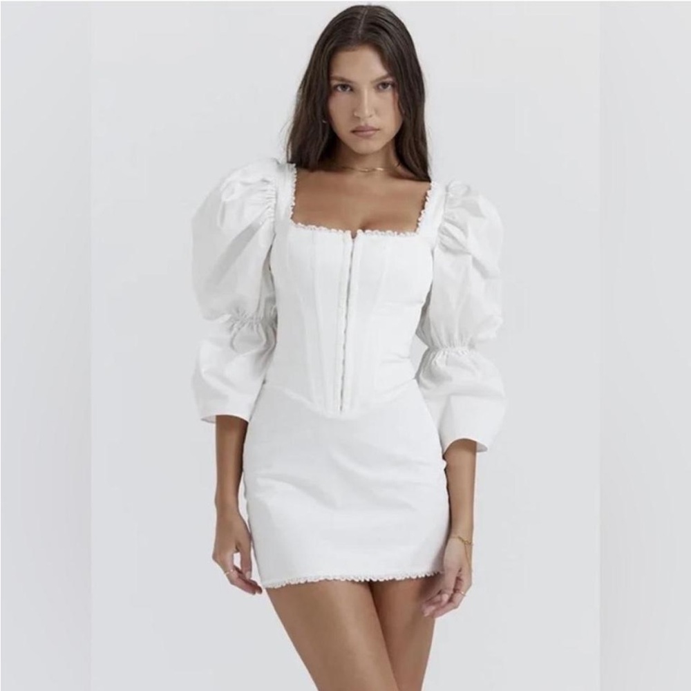 Elegant White Puff Sleeve Dress